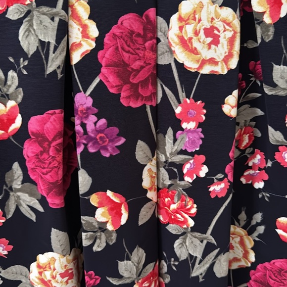 NWT Anthropologie Floral Dress Size 4 - Picture 5 of 10